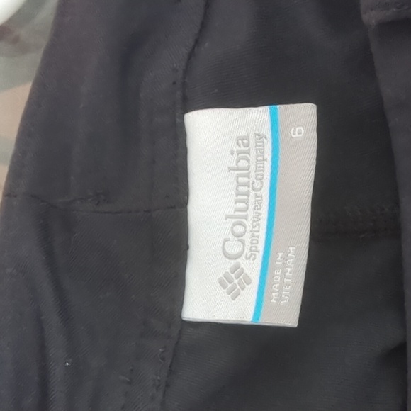 Columbia Women's Black Skort, Size 6 - Picture 4 of 5